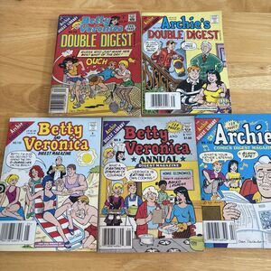 Lot Of 5 Archie Library  Betty And Veronica  Double Digest  # 6-20-102-105-135
